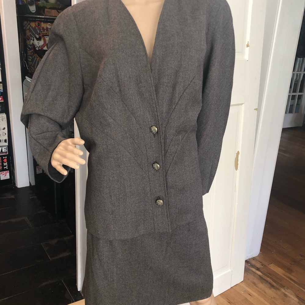 Laric Italy brown wool skirt suit sz XL